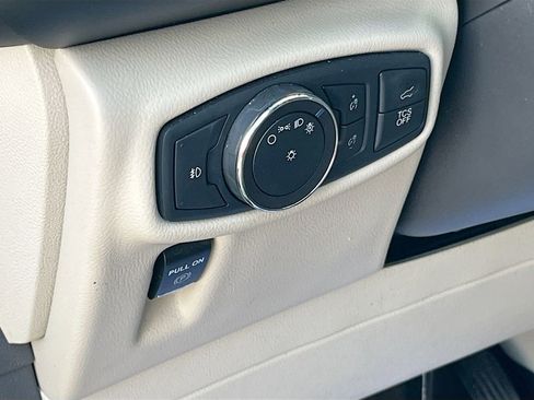 Used 2019 Lincoln Nautilus Reserve FWD image 10