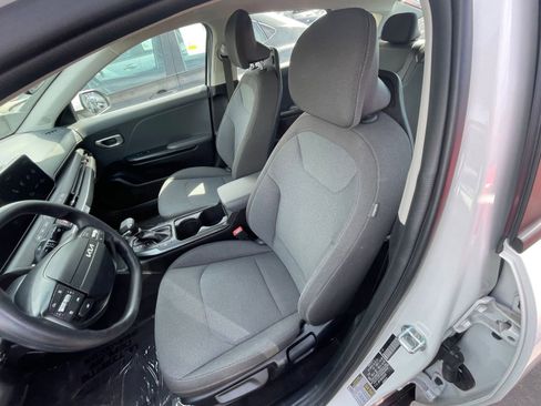 Used 2025 Kia K4 LXS image 39