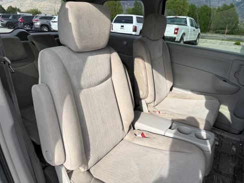 Used 2015 Nissan Quest SV FWD image 22