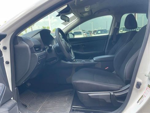 Certified 2024 Nissan Sentra S FWD image 10