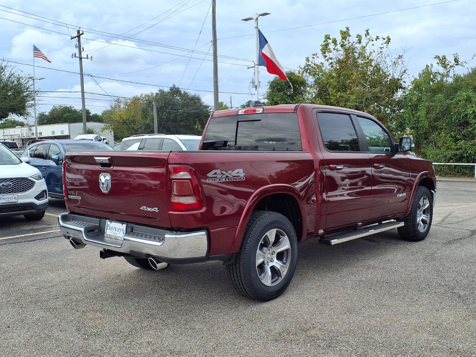 Used 2021 RAM 1500 Laramie w/ Off Road Group AWD/4WD image 2
