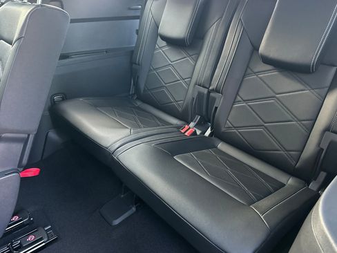 New 2026 Volkswagen Atlas SE image 13