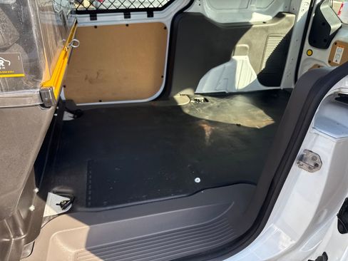 Used 2021 Ford Transit Connect XL image 26