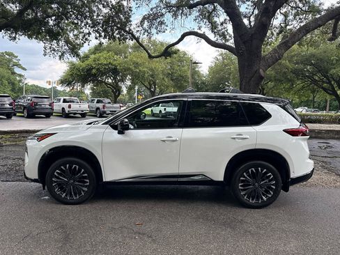 Used 2026 Nissan Rogue Platinum w/ Platinum Premium Package AWD/4WD image 2
