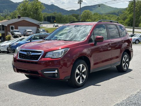 Used 2018 Subaru Forester 2.5i Premium AWD/4WD image 7