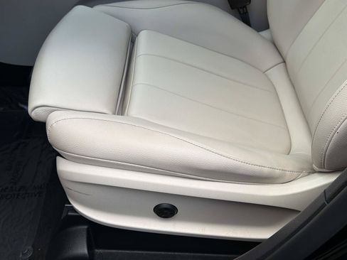 Used 2023 Mercedes-Benz GLB 250 image 18