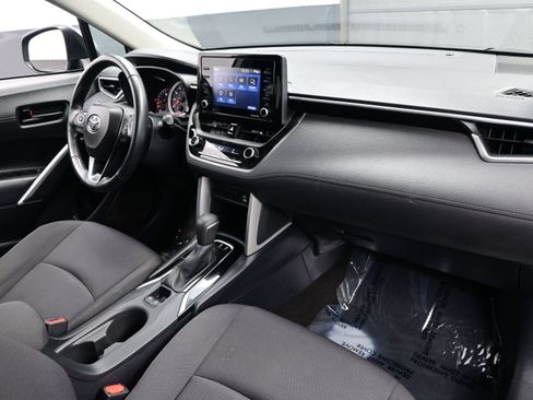 Used 2022 Toyota Corolla Cross LE w/ Moonroof Package image 14