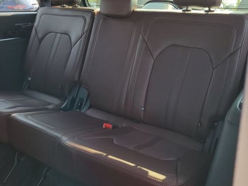 Used 2022 Ford Expedition Limited RWD image 9