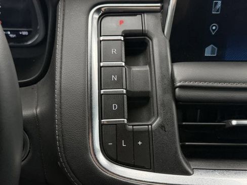 Used 2024 Chevrolet Tahoe Z71 w/ Off-Road Capability Package image 19