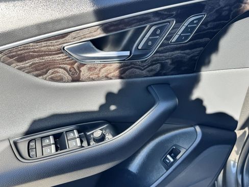 Certified 2022 Audi Q8 Premium w/ Convenience Package AWD/4WD image 12