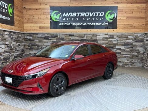 Used 2023 Hyundai Elantra SEL w/ Cargo Package FWD image 5