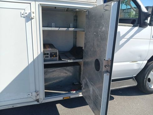 Used 2013 Ford E-450 and Econoline 450 Super Duty w/ Interior Upgrade Pkg image 24