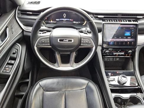 Used 2021 Jeep Grand Cherokee L Limited AWD/4WD image 12