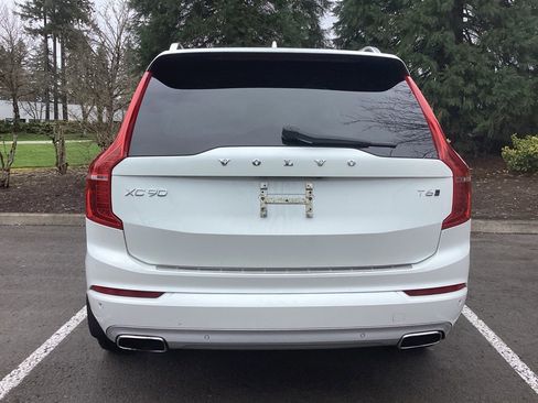 Used 2016 Volvo XC90 T6 Momentum w/ Momentum Plus Package image 19