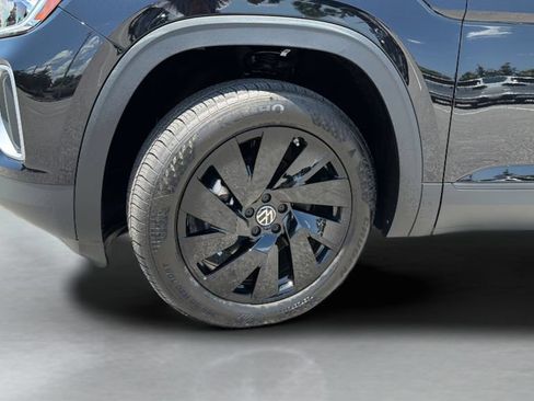 New 2026 Volkswagen Atlas SE FWD image 32