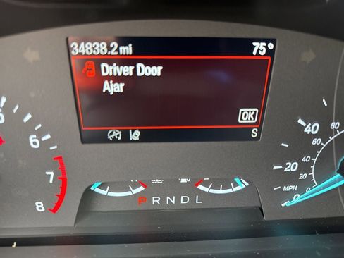 Used 2022 Ford Escape SE w/ SE Sport Appearance Package image 22