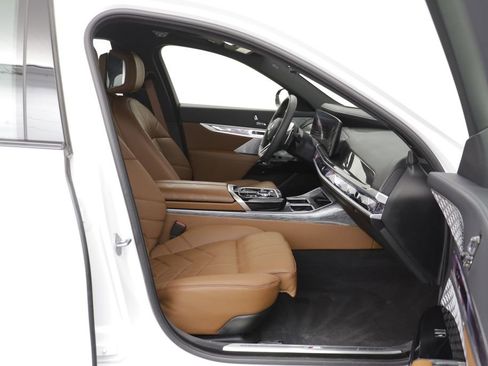 Certified 2025 BMW 760i xDrive w/ Executive Package AWD/4WD image 20