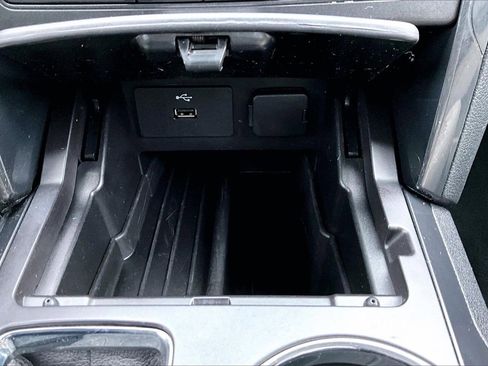 Used 2019 Ford Explorer Base image 16