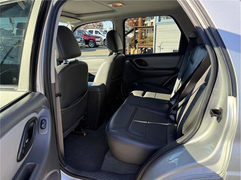 Used 2007 Ford Escape 4WD Hybrid image 7