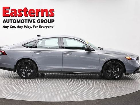 Used 2023 Honda Accord Sport image 4