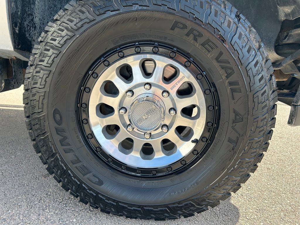 Used 2011 Chevrolet Silverado 2500 LTZ w/ LTZ Plus Package AWD/4WD image 8