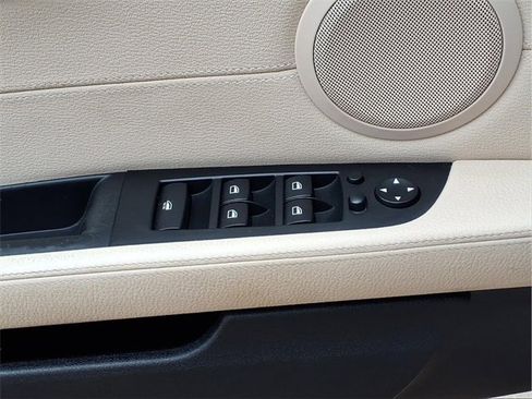 Used 2011 BMW Z4 sDrive35i image 18