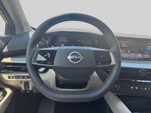 Used 2025 Nissan Murano SL AWD/4WD image 13