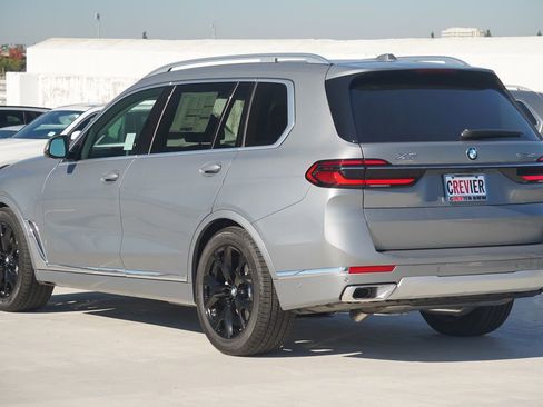 New 2026 BMW X7 xDrive40i w/ Premium Package image 7