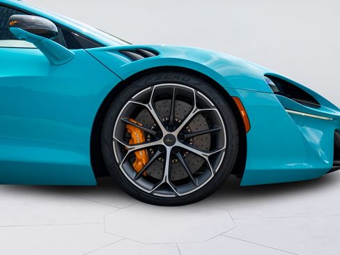 New 2025 McLaren Artura RWD image 32