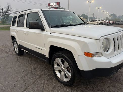Used 2013 Jeep Patriot Latitude AWD/4WD image 12