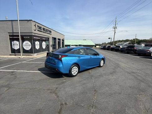 Used 2019 Toyota Prius LE FWD image 17