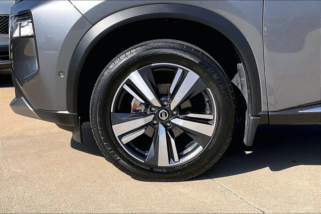 Used 2021 Nissan Rogue Platinum AWD/4WD image 9