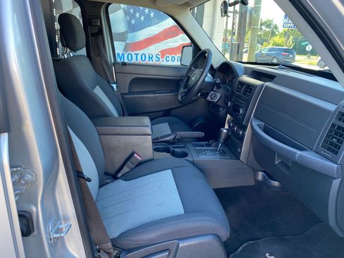 Used 2010 Jeep Liberty Sport w/ Popular Equipment Group image 12