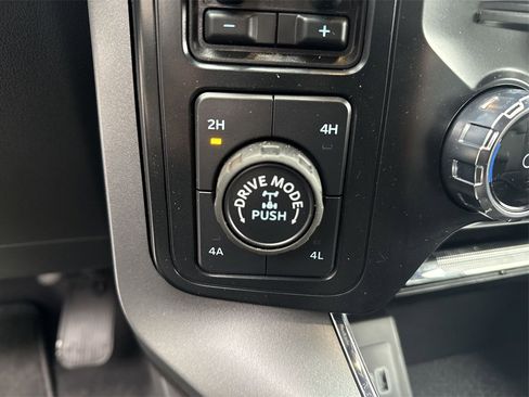 New 2025 Ford F150 Lariat w/ Equipment Group 501A Mid image 31