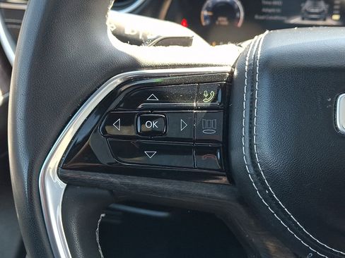 Used 2023 Jeep Grand Cherokee Overland image 21