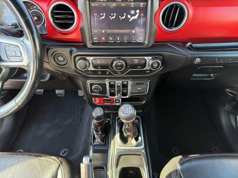 Used 2018 Jeep Wrangler Unlimited Rubicon image 46