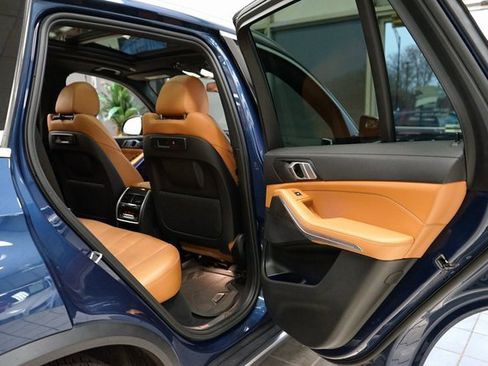 Used 2022 BMW X5 xDrive40i w/ Premium Package image 55