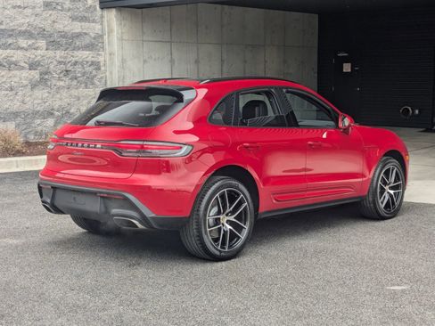 Used 2025 Porsche Macan image 9