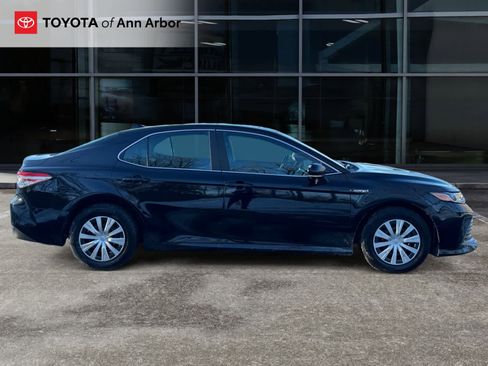 Used 2020 Toyota Camry LE image 13