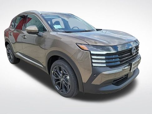 New 2025 Nissan Kicks SR w/ SR Premium Package image 7