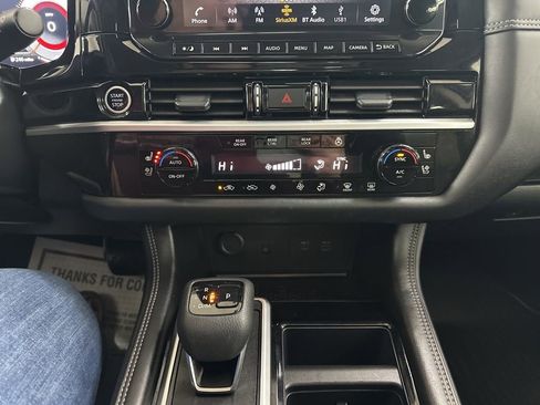 Used 2024 Nissan Pathfinder Platinum image 43