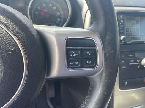 Used 2012 Jeep Grand Cherokee Limited image 21