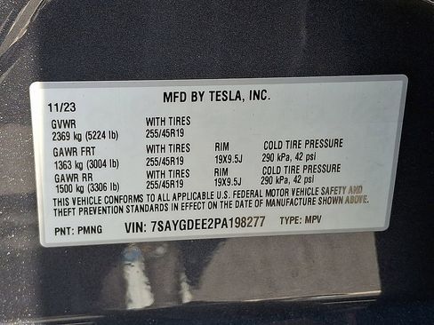 Used 2023 Tesla Model Y Long Range AWD/4WD image 26