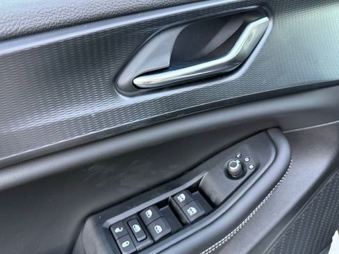 New 2025 Jeep Grand Cherokee L Altitude image 12