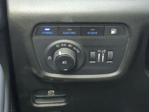 Used 2023 Jeep Grand Cherokee 4WD 4xe w/ Luxury Tech Group II image 30