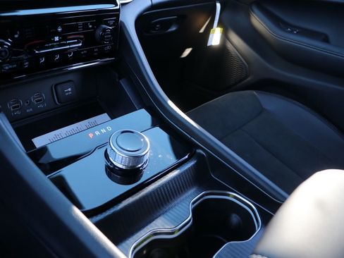 New 2025 Jeep Grand Cherokee L Laredo image 22