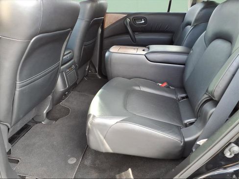 Used 2023 Nissan Armada SL w/ Captain's Chairs Package image 7