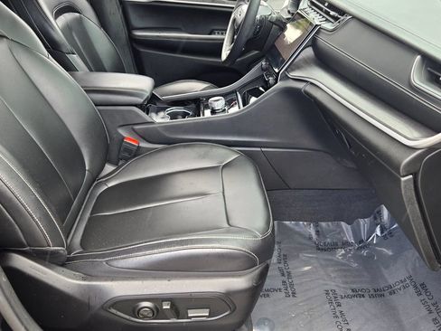 Used 2023 Jeep Grand Cherokee L Limited w/ Black Appearance Package RWD image 20
