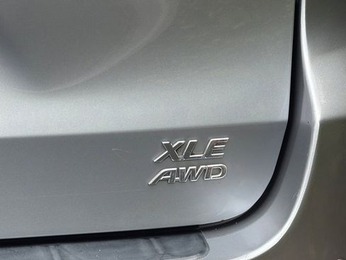 Used 2013 Toyota Sienna XLE AWD/4WD image 27