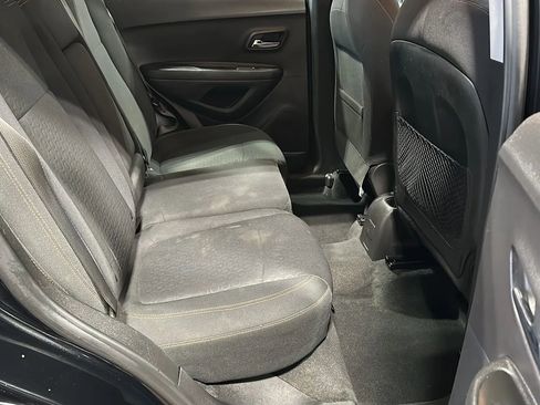 Used 2020 Chevrolet Trax LS AWD/4WD image 14